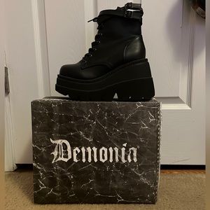 (COPY) Demonia Shaker Platform Boots Black Size 10